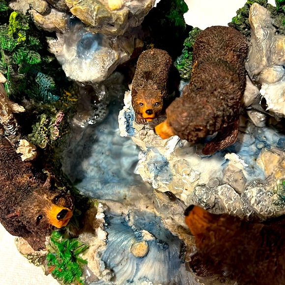 Classic Treasures. Vintage. Musical Bears and Wolves Water Fountain. Rare. - Picture 6 of 9